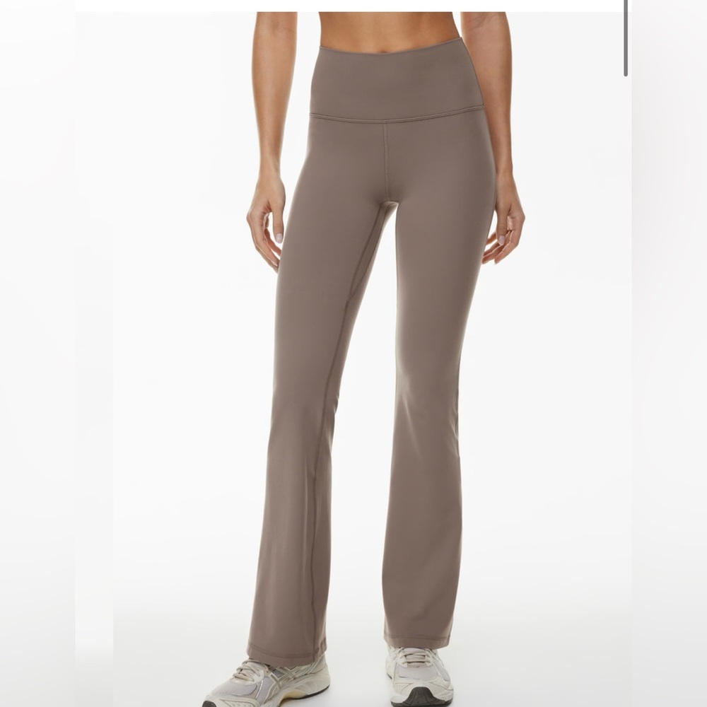 BUTTER Flare Hi-Rise Legging - Medium